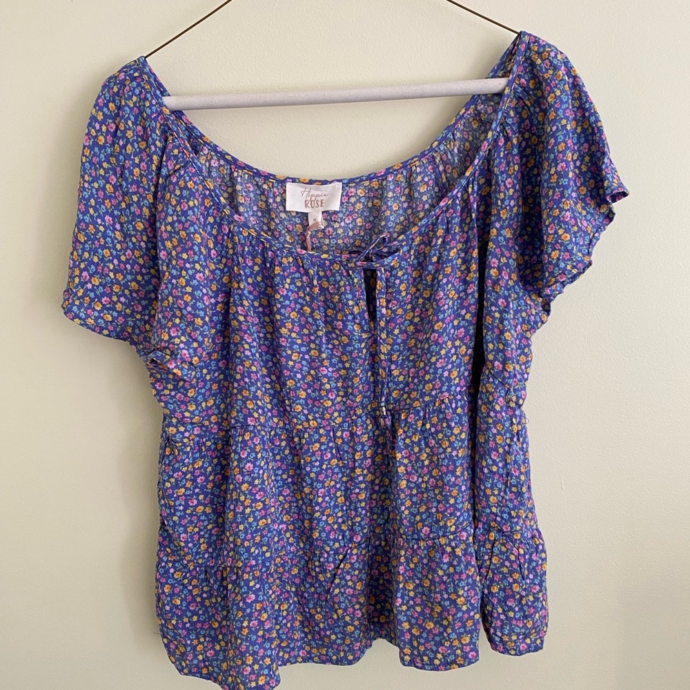 NWT Hippie Rose Floral Blouse Top‎ Size Medium